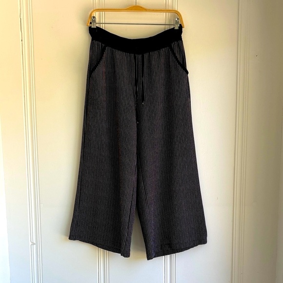 3/$15! Max Studio Black and White Wide Leg Pants - Picture 1 of 4